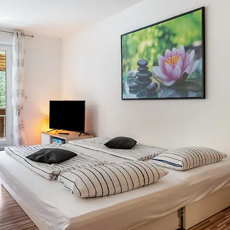 Ursel Apartment