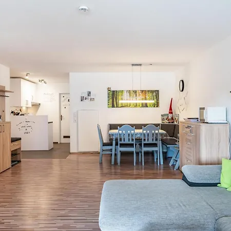 Ursel Apartment *